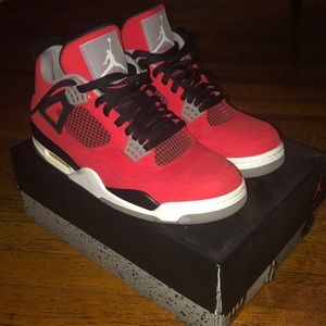 Jordan 4 Toro Bravo
